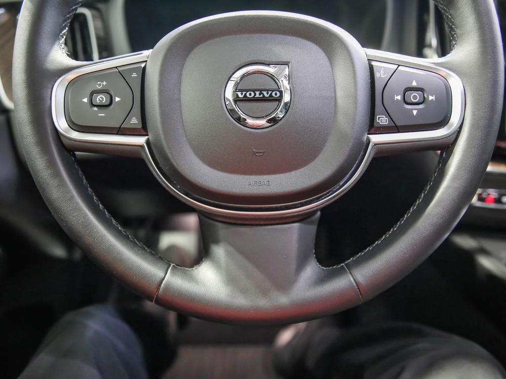 Volvo XC60 B6 MOMENTUM AWD 2022 d’occasion à vendre - 18
