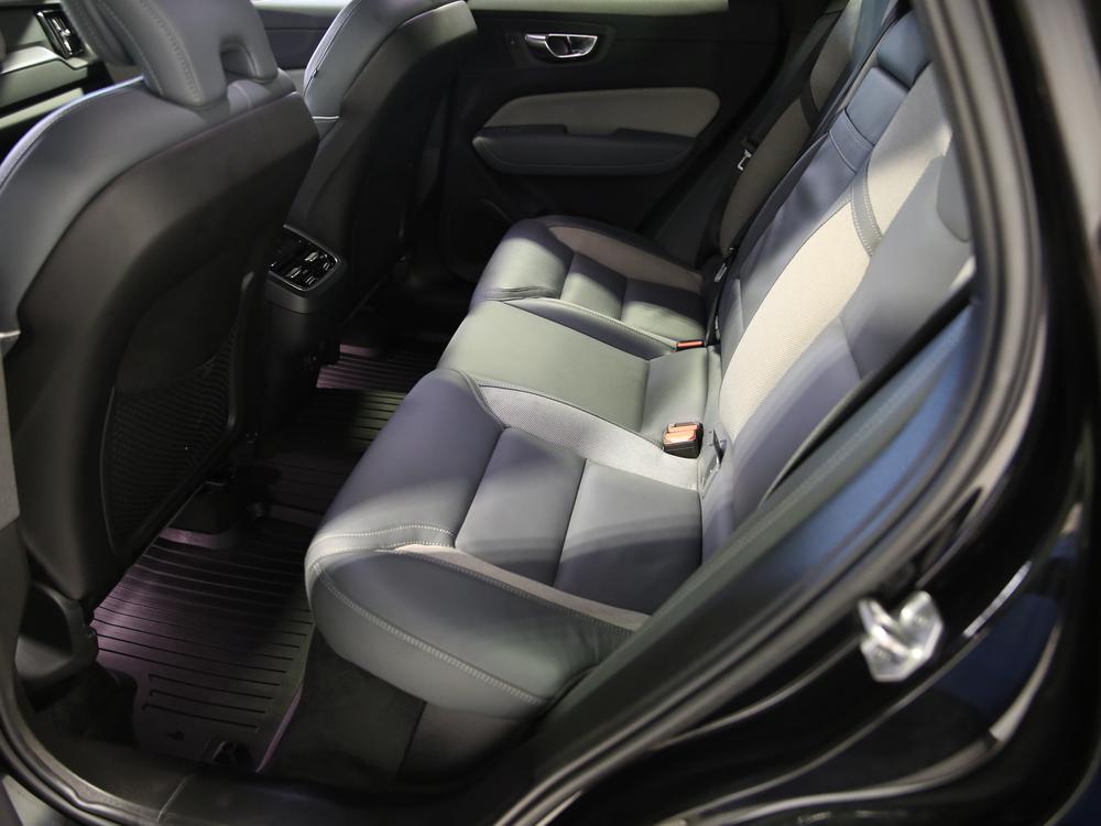 Volvo XC60 T6 R-DESIGN 2021 d’occasion à vendre - 34