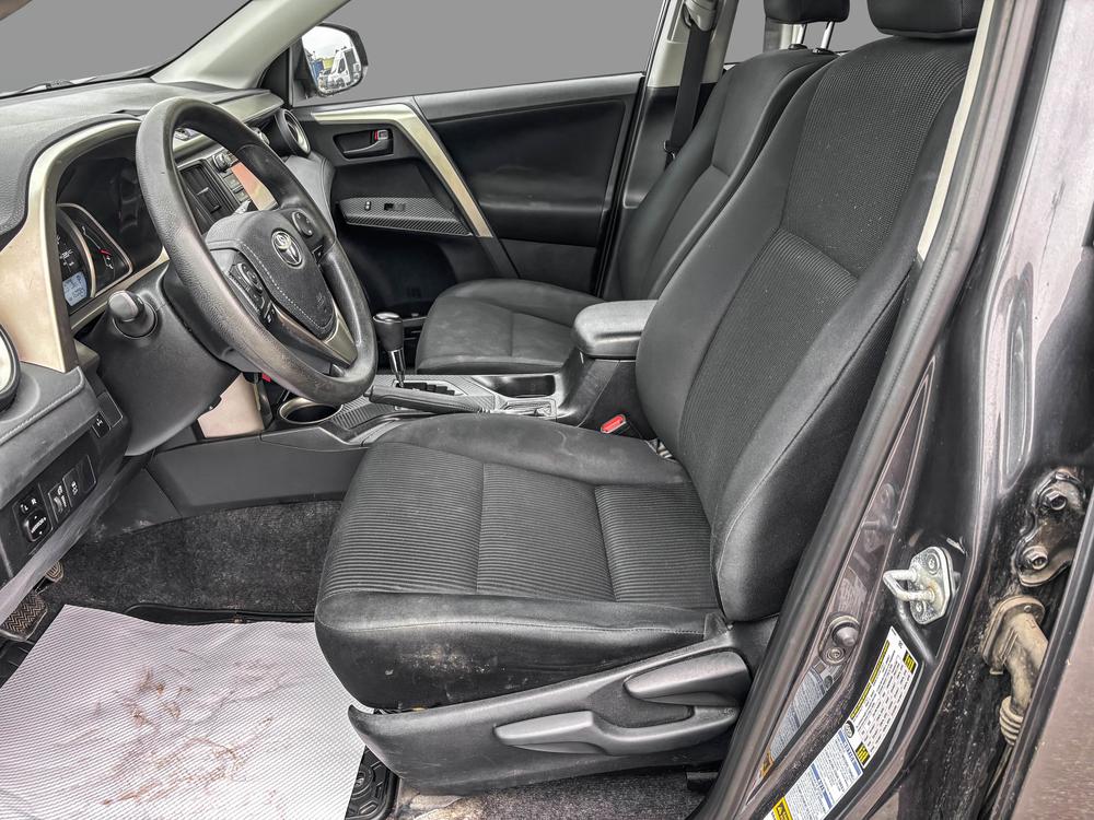 Toyota RAV4 LE 2015 d’occasion à vendre - 12