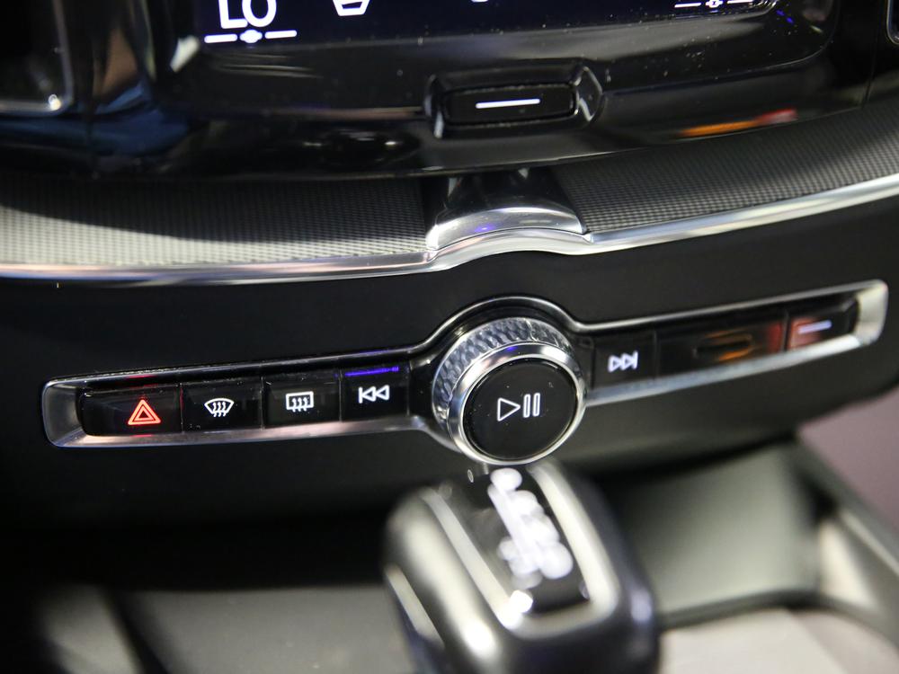Volvo XC60 T6 R-DESIGN 2021 d’occasion à vendre - 32
