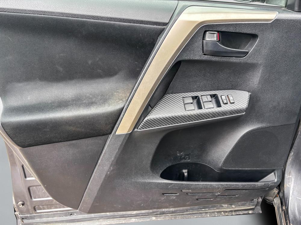 Toyota RAV4 LE 2015 d’occasion à vendre - 11