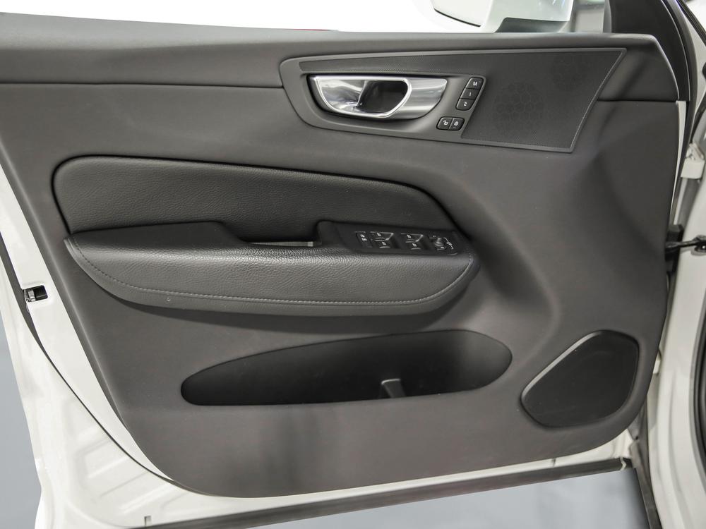 Volvo XC60 B6 MOMENTUM AWD 2022 d’occasion à vendre - 14