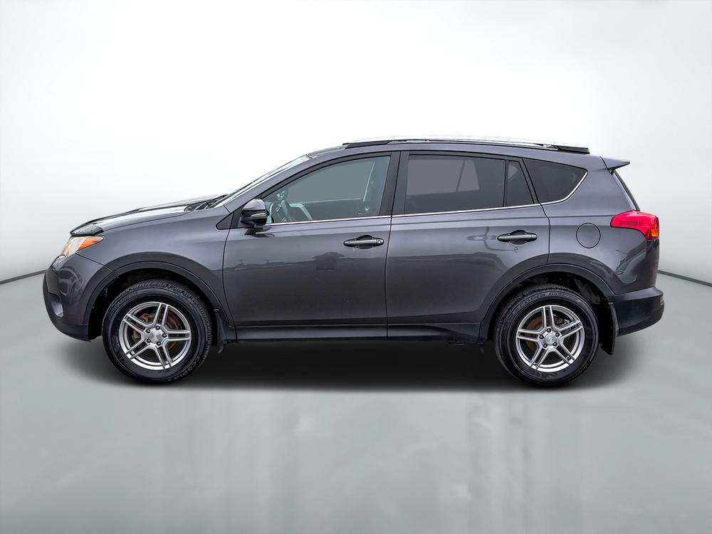 Toyota RAV4 LE 2015 d’occasion à vendre - 4