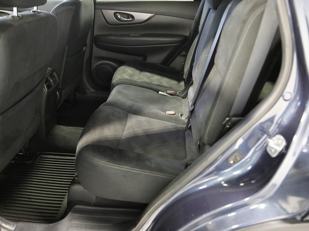 Nissan Rogue SV 2016 d’occasion à vendre - 32