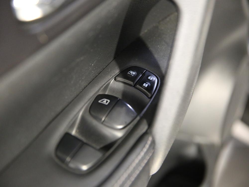 Nissan Rogue SV 2016 d’occasion à vendre - 16