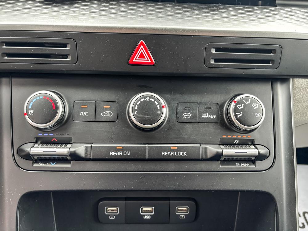 Kia Carnival LX 2024 d’occasion à vendre - 19