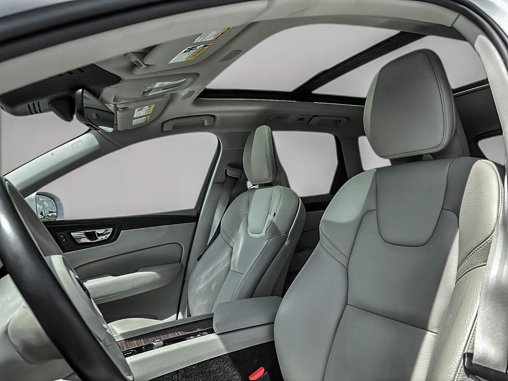 Volvo XC60 B6 MOMENTUM // PREMIUM PACK 2022 d’occasion à vendre - 11