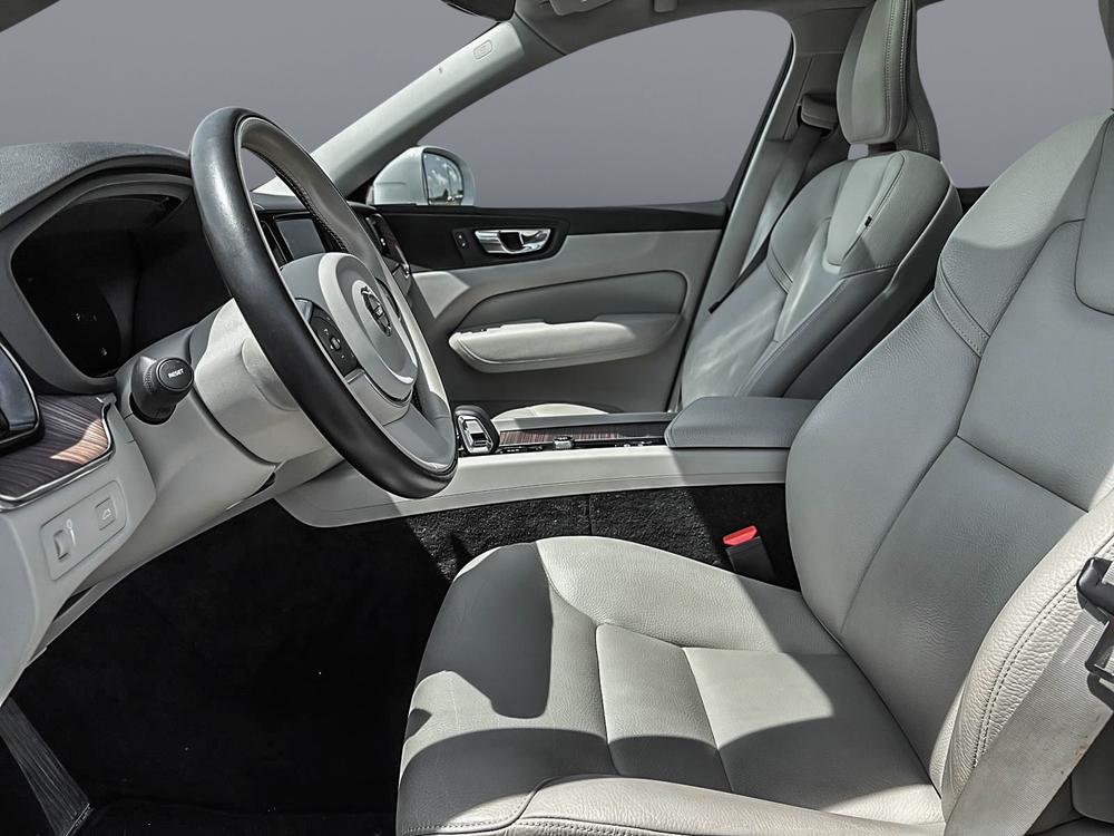 Volvo XC60 B6 MOMENTUM // PREMIUM PACK 2022 d’occasion à vendre - 12