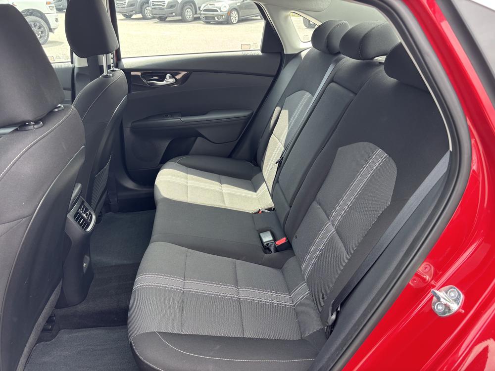 Kia Forte EX 2023 d’occasion à vendre - 23