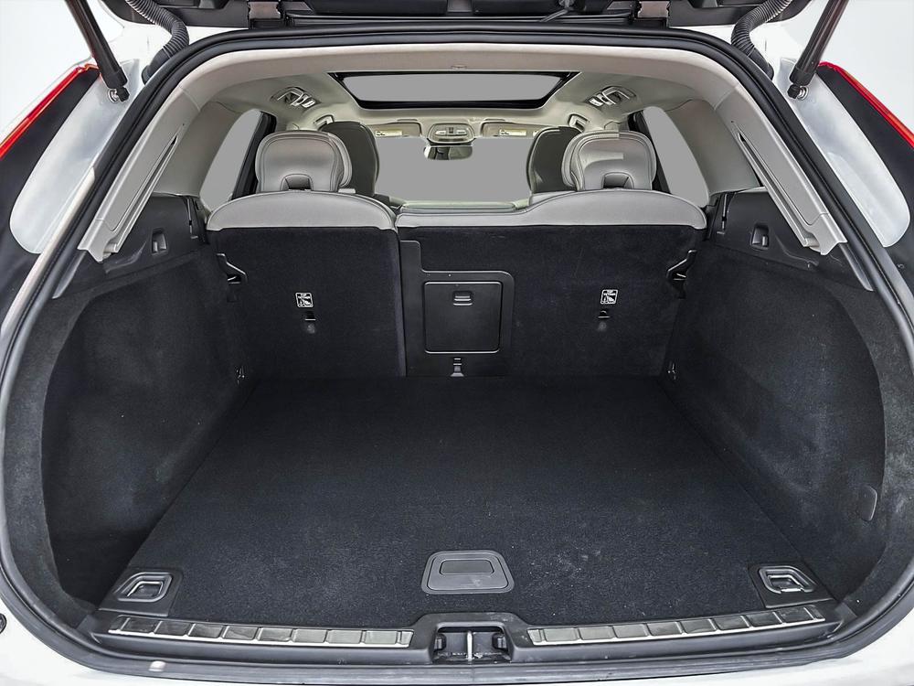 Volvo XC60 B6 MOMENTUM // PREMIUM PACK 2022 d’occasion à vendre - 18