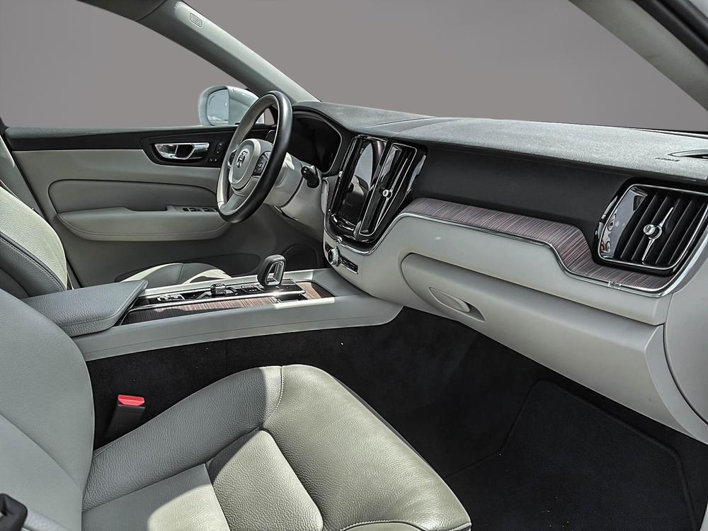 Volvo XC60 B6 MOMENTUM // PREMIUM PACK 2022 d’occasion à vendre - 21