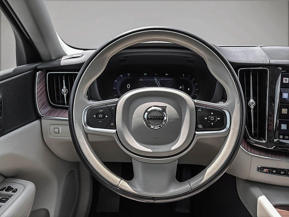 Volvo XC60 B6 MOMENTUM // PREMIUM PACK 2022 d’occasion à vendre - 16