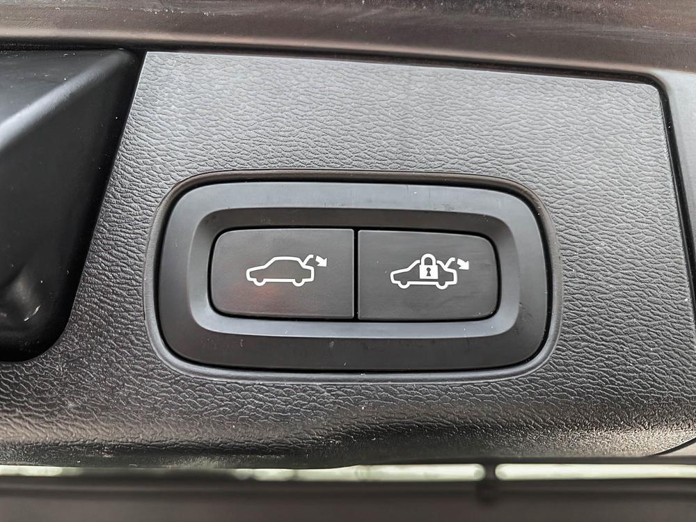 Volvo XC60 B6 MOMENTUM // PREMIUM PACK 2022 d’occasion à vendre - 19