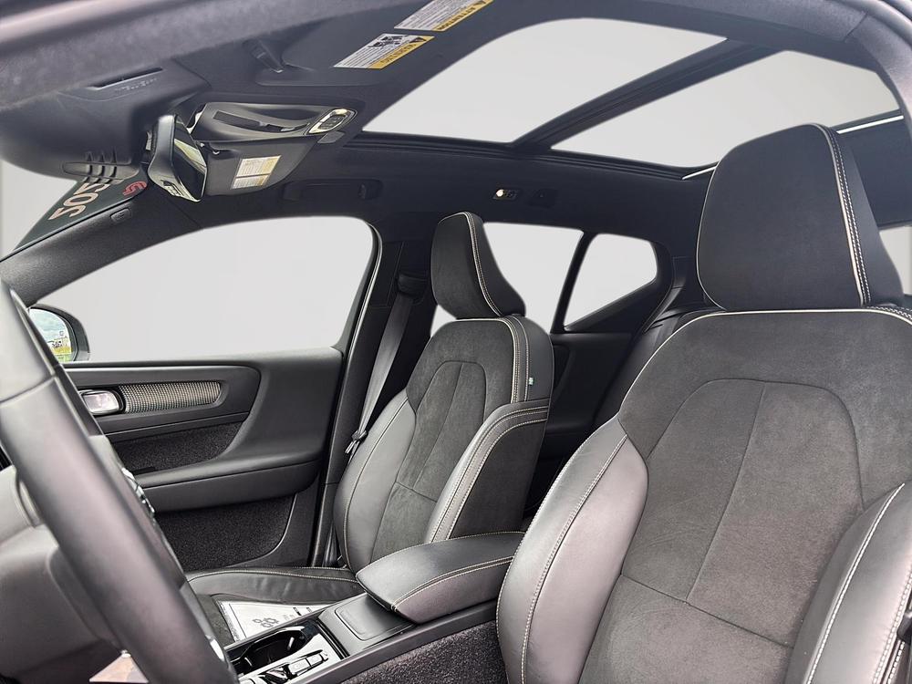 Volvo XC40 T5 R-DESIGN AWD 2022 d’occasion à vendre - 9