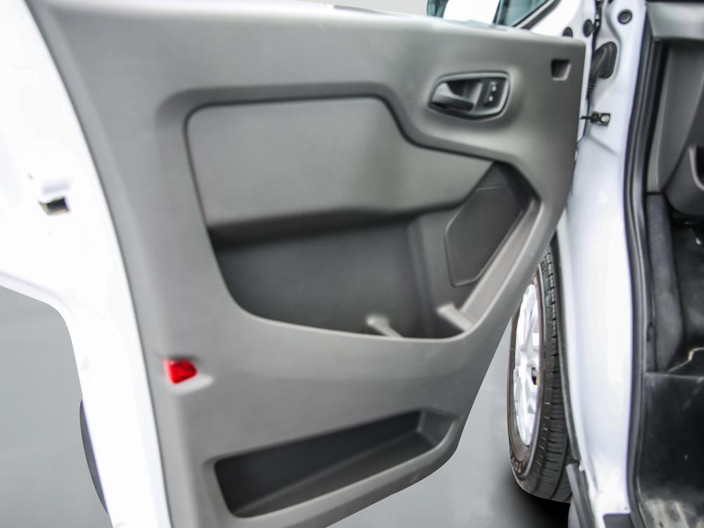 Ford E-Transit fourgonnette utilitaire E 2022 d’occasion à vendre - 12