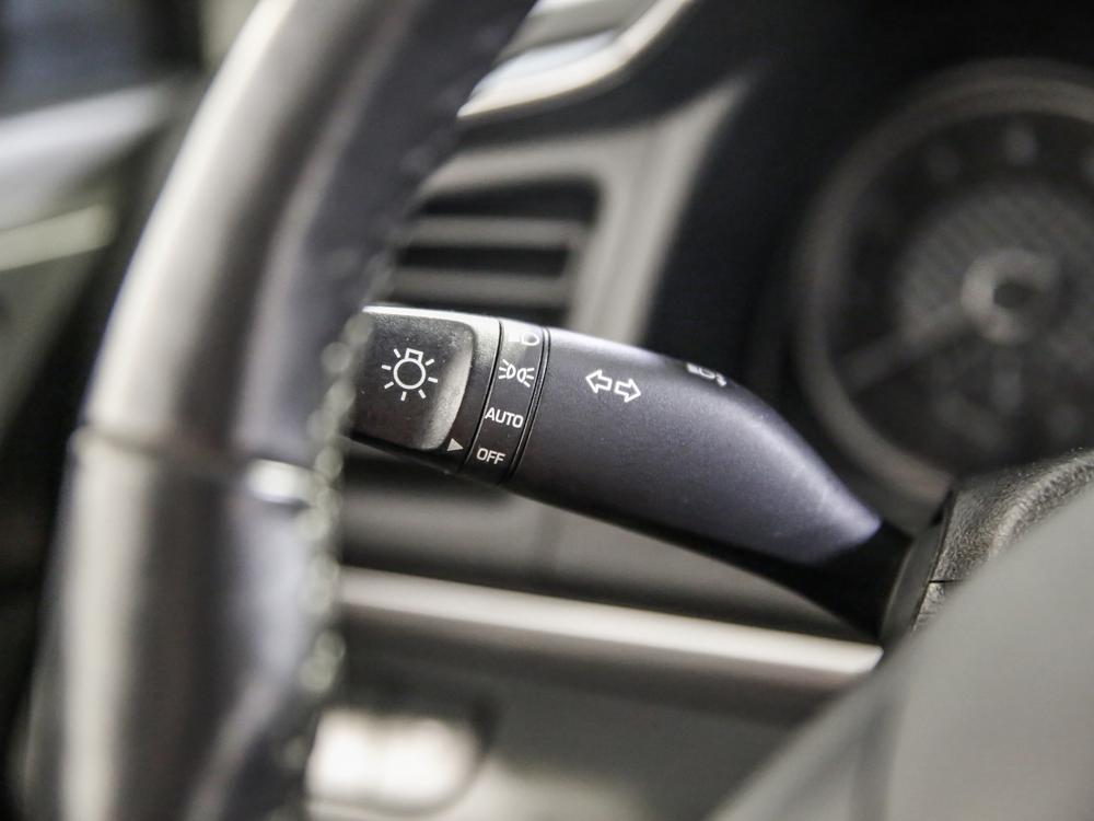 Hyundai Elantra Essential 2019 d’occasion à vendre - 21