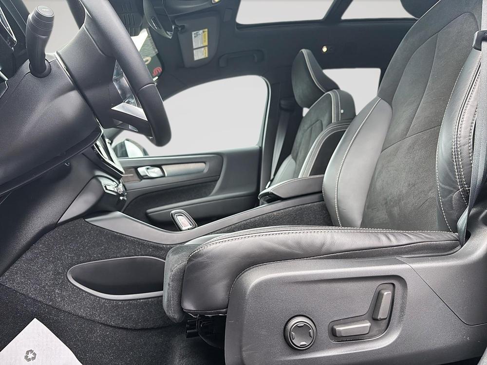 Volvo XC40 T5 R-DESIGN AWD 2022 d’occasion à vendre - 11