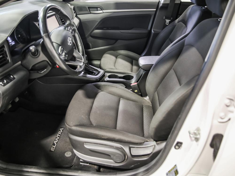 Hyundai Elantra Essential 2019 d’occasion à vendre - 16