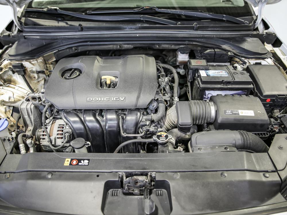 Hyundai Elantra Essential 2019 d’occasion à vendre - 33