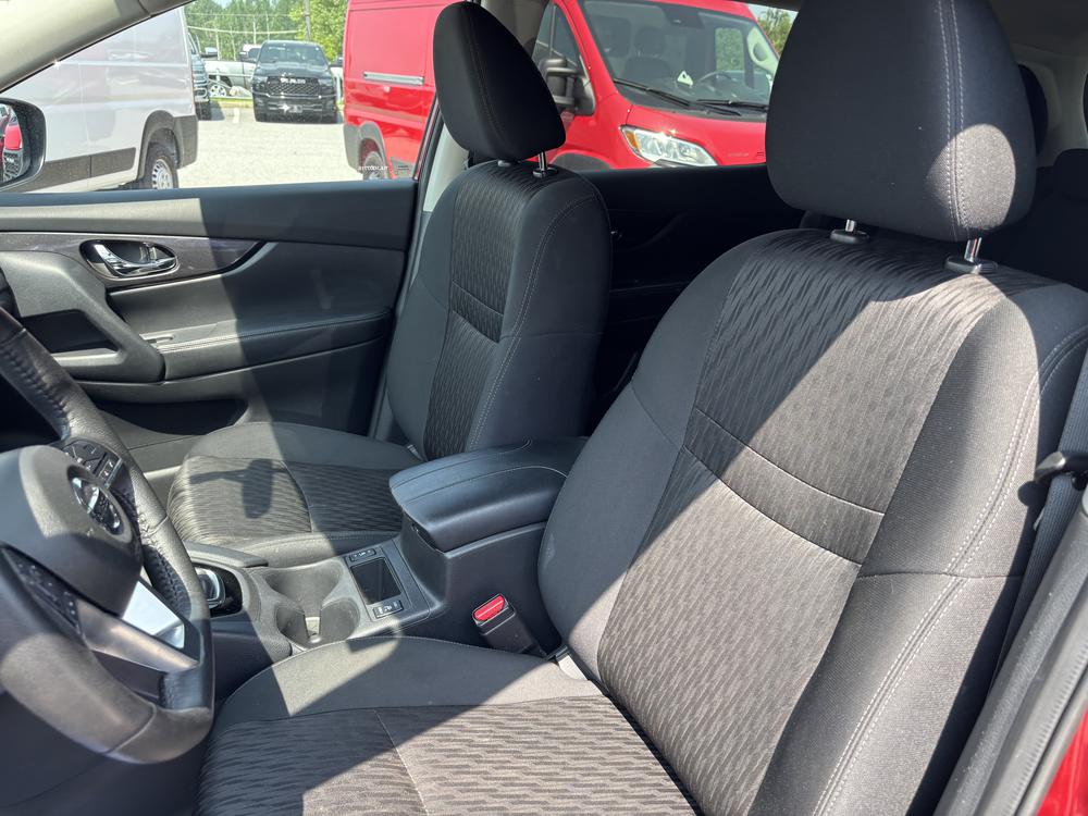 Nissan Rogue SV 2020 d’occasion à vendre - 14