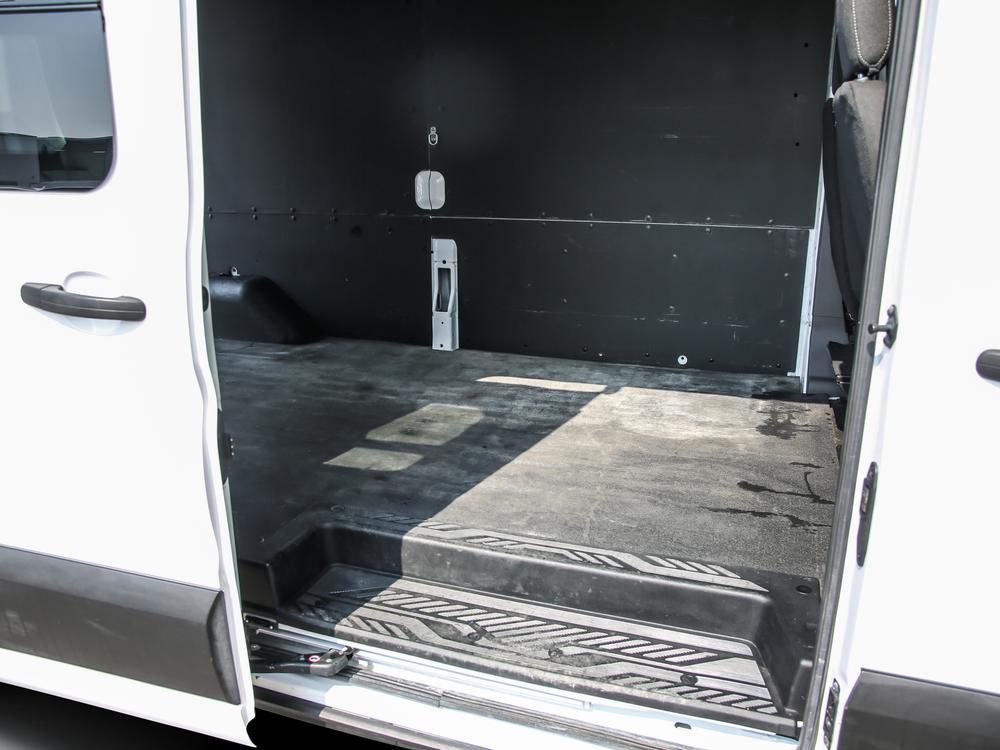 Ford E-Transit fourgonnette utilitaire E 2022 d’occasion à vendre - 28