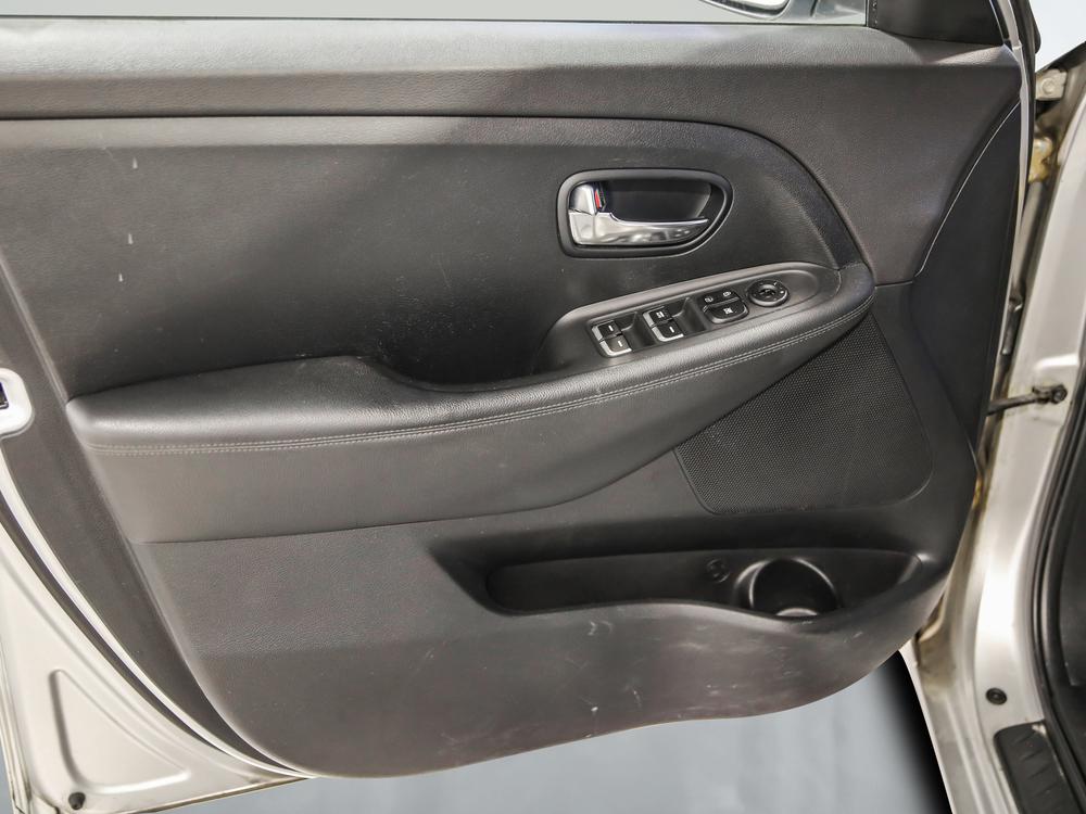 Kia Rondo LX 2016 d’occasion à vendre - 13