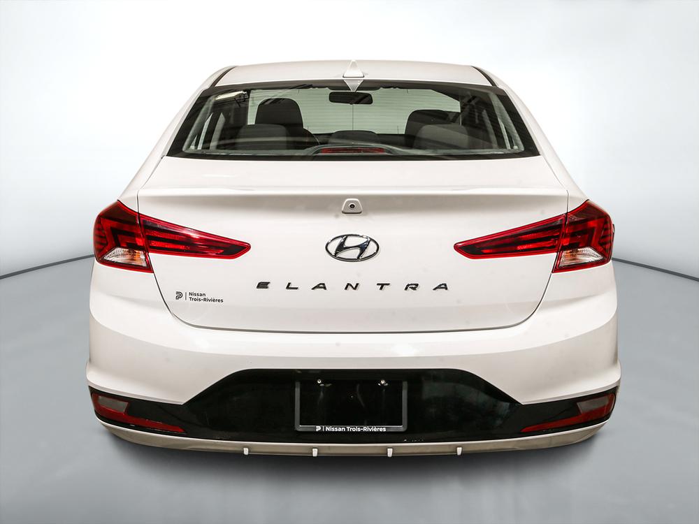 Hyundai Elantra Essential 2019 d’occasion à vendre - 4