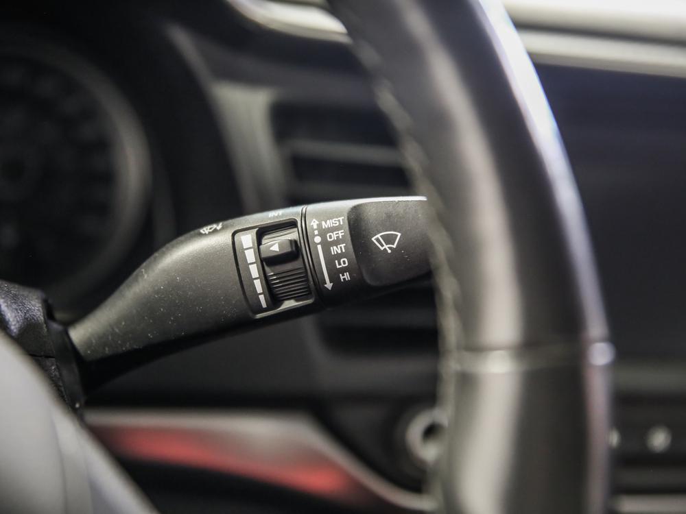 Hyundai Elantra Essential 2019 d’occasion à vendre - 22