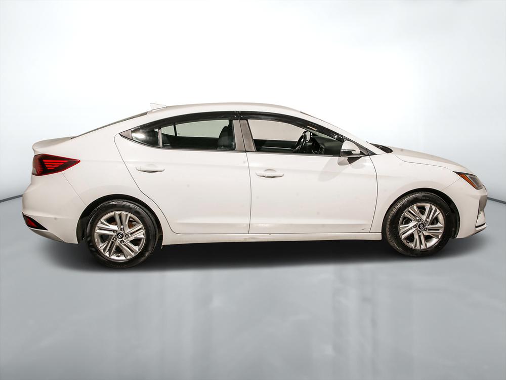 Hyundai Elantra Essential 2019 d’occasion à vendre - 2