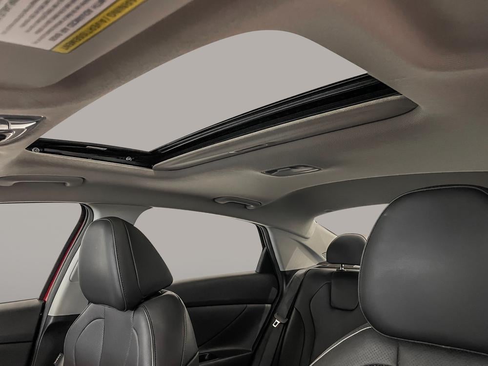 Hyundai Elantra 2023 Rouge usage à vendre Hyundai Elantra 2023 Rouge usage à vendre