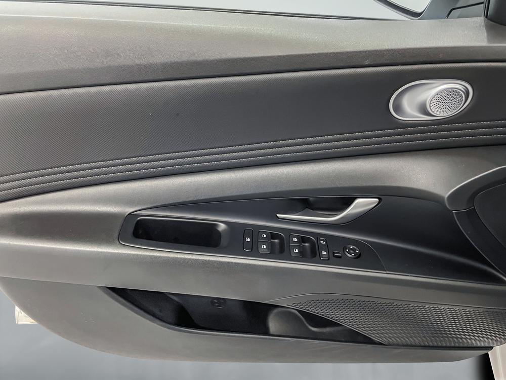 Hyundai Elantra Preferred Tech 2022 d’occasion à vendre - 12