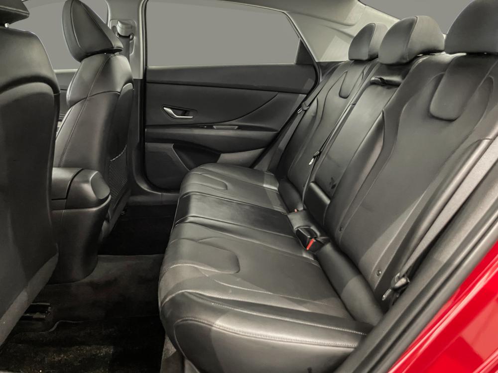 Hyundai Elantra 2023 Rouge usage à vendre Hyundai Elantra 2023 Rouge usage à vendre