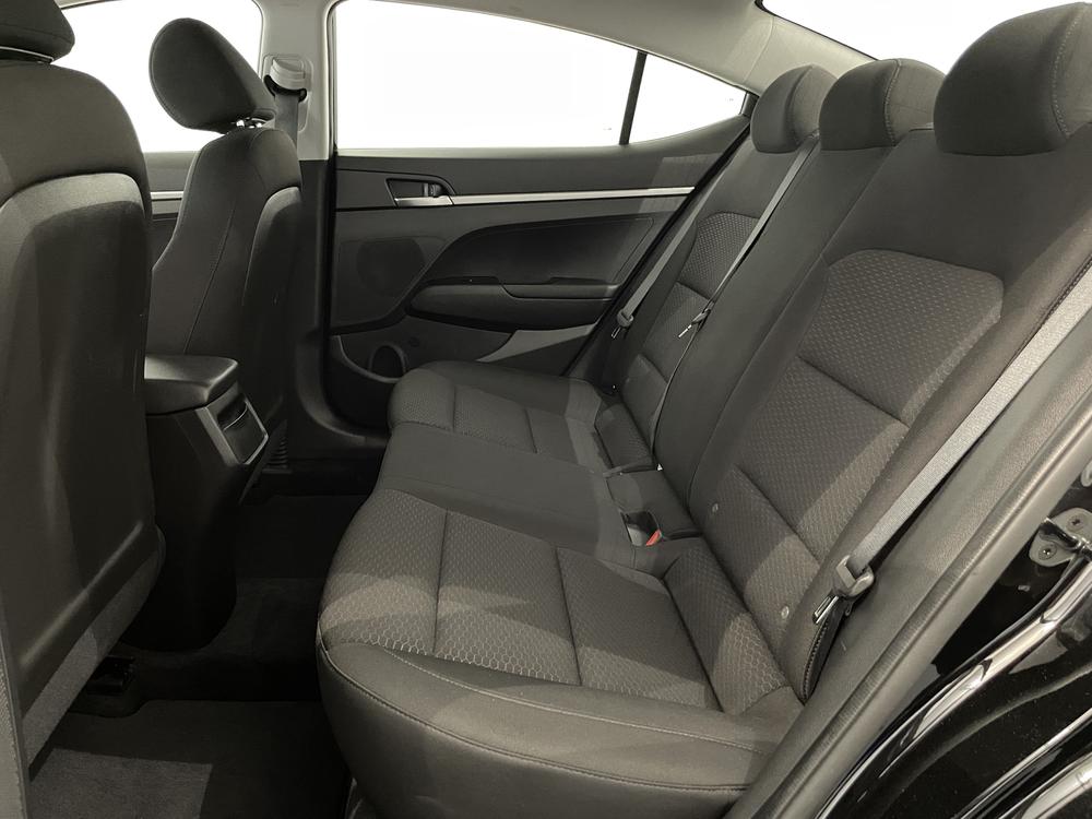 Hyundai Elantra Essential 2020 d’occasion à vendre - 24