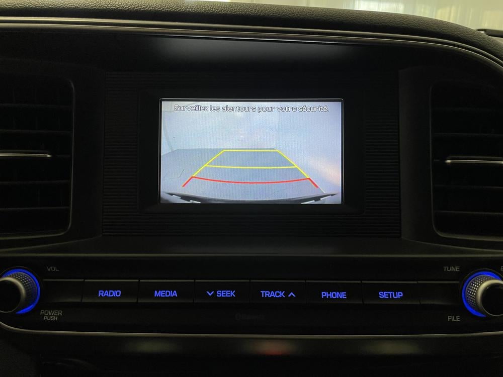 Hyundai Elantra Essential 2020 d’occasion à vendre - 21