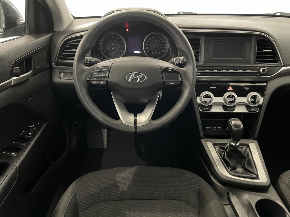 Hyundai Elantra Essential 2020 d’occasion à vendre - 9