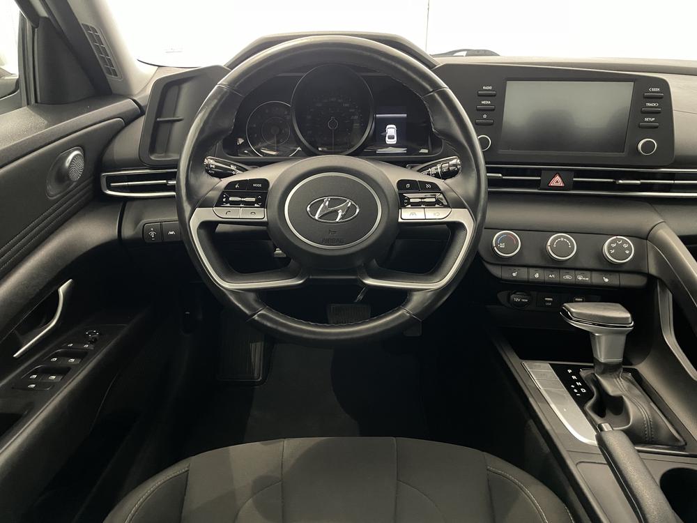 Hyundai Elantra Preferred 2021 d’occasion à vendre - 11