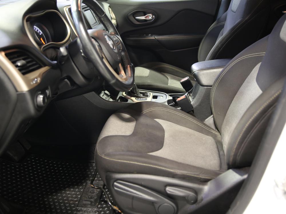 Jeep Cherokee Sport 2016 d’occasion à vendre - 16