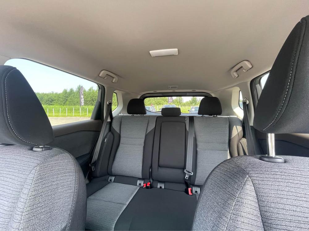 Nissan Rogue S FWD 2021 d’occasion à vendre - 17