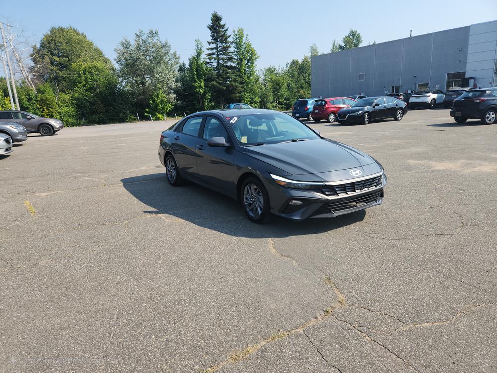 Hyundai Elantra Preferred 2024 d’occasion à vendre - 1