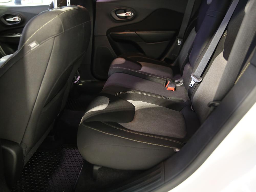 Jeep Cherokee Sport 2016 d’occasion à vendre - 30