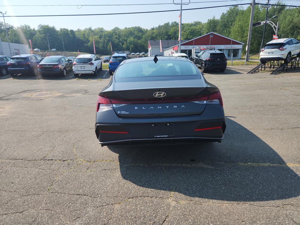 Hyundai Elantra Preferred 2024 d’occasion à vendre - 4