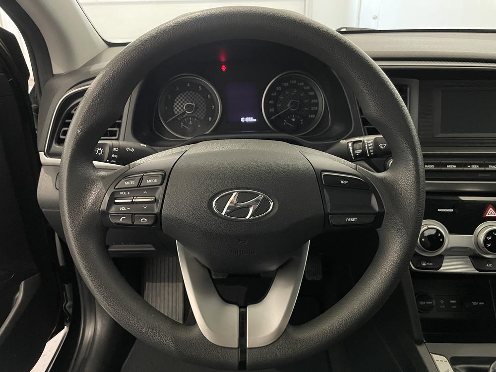 Hyundai Elantra Essential 2020 d’occasion à vendre - 13