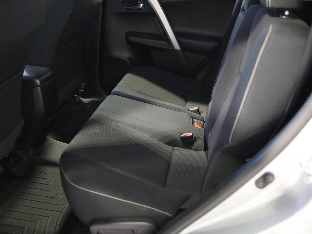 Toyota RAV4 XLE 2017 d’occasion à vendre - 32