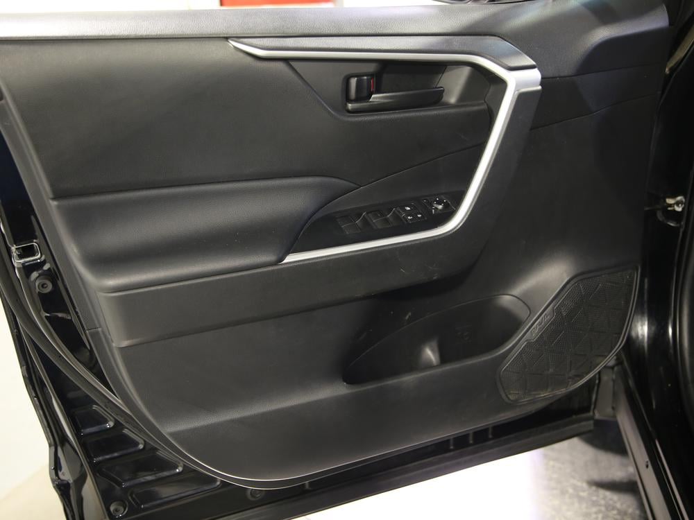Toyota RAV4 LE 2022 d’occasion à vendre - 13