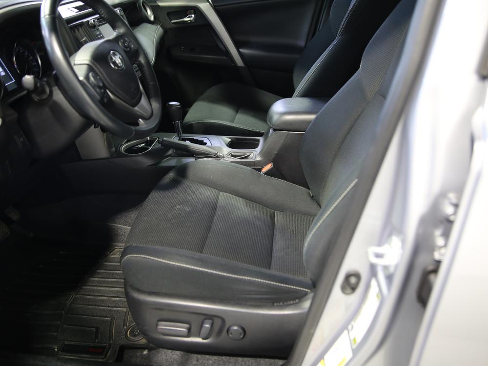 Toyota RAV4 XLE 2017 d’occasion à vendre - 17