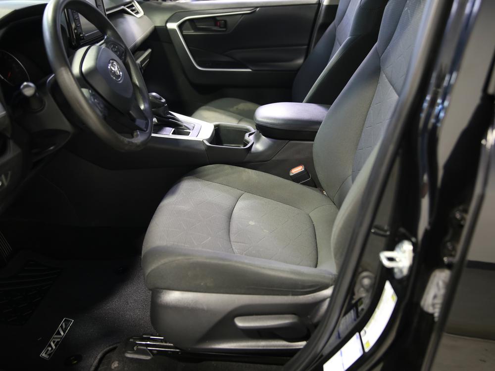 Toyota RAV4 LE 2022 d’occasion à vendre - 16