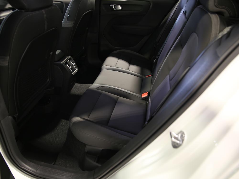 Volvo Recharge XC40 tout électrique TWIN PLUS 2024 d’occasion à vendre - 32