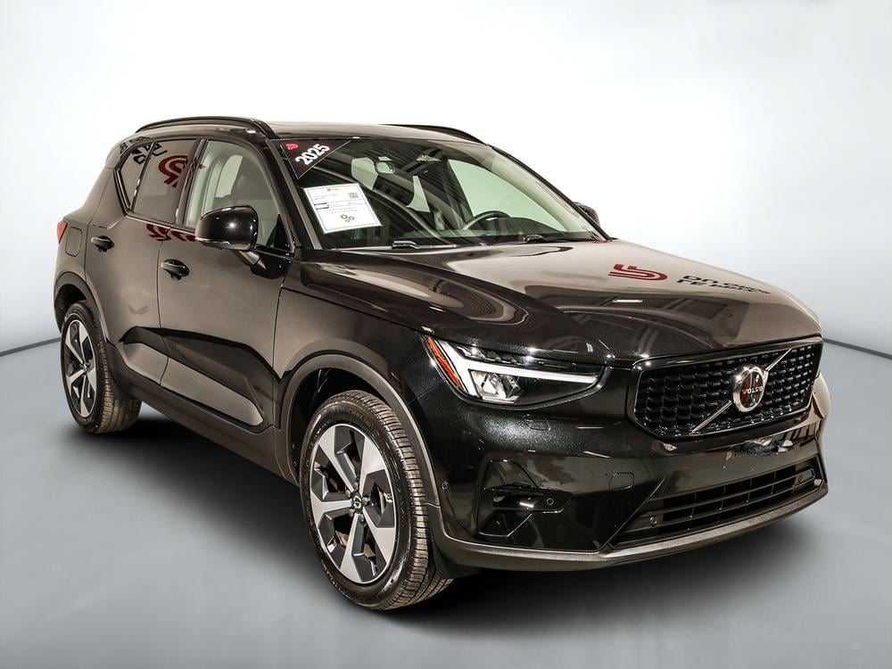 Volvo XC40 B5 PLUS AWD // DARK THEME