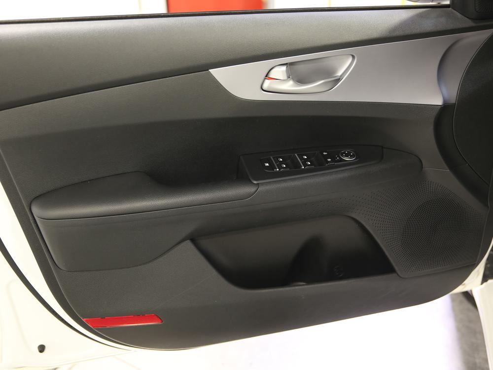 Kia Forte LX 2022 d’occasion à vendre - 13