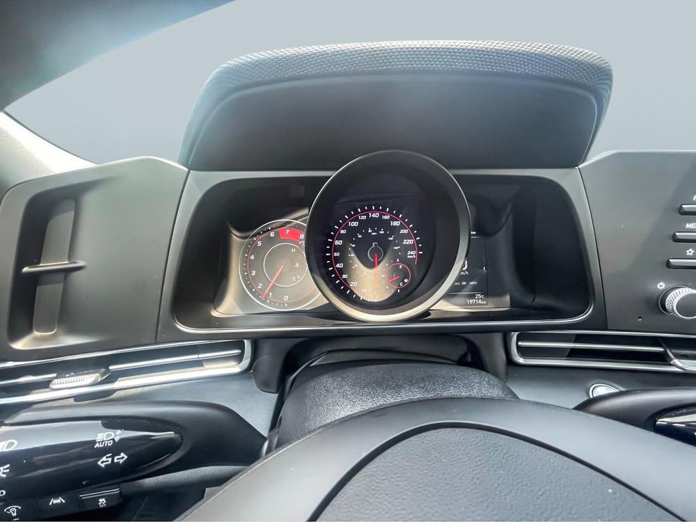 Hyundai Elantra PREFERRED 2023 d’occasion à vendre - 16